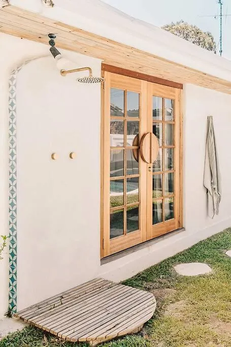 Coastal Med Oasis By The Beach, Pet Friendly! Kawana Waters Holiday home